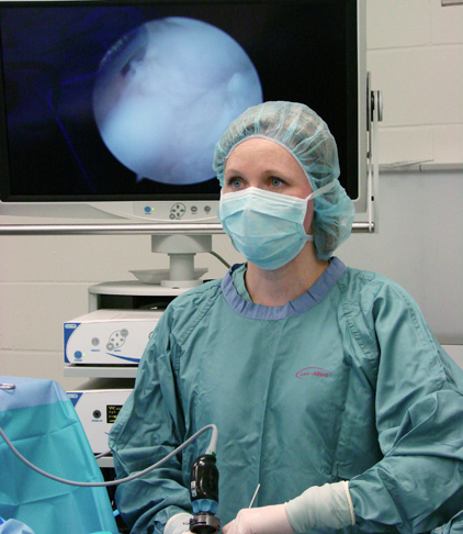 Dr. Rhea Plesman in surgery