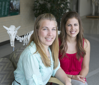 WCVM veterinary students Ilse Dedden (left) and Katie Nicols. Photo: Myrna MacDonald.