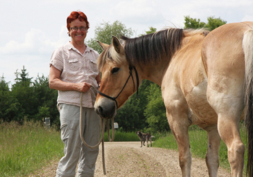 Each summer, Deubner clips Tina's furry coat — one of the most common signs of equine Cushing's disease.