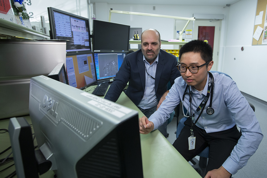 USask College of Medicine respirologist Dr. Julian Tam (MD), right, and colleague Dr. Juan Ianowski (PhD), a USask College of Medicine physiologist. Photo: David Stobbe.
