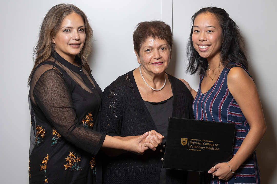 Dr. Azy Behnam (left) stands with her mother, Giti Golmohammadi (centre) and Lillian Lu, recipient of the Giti Golmohammadi Equity, Diversity and Inclusion Award. Photo: Dave Stobbe