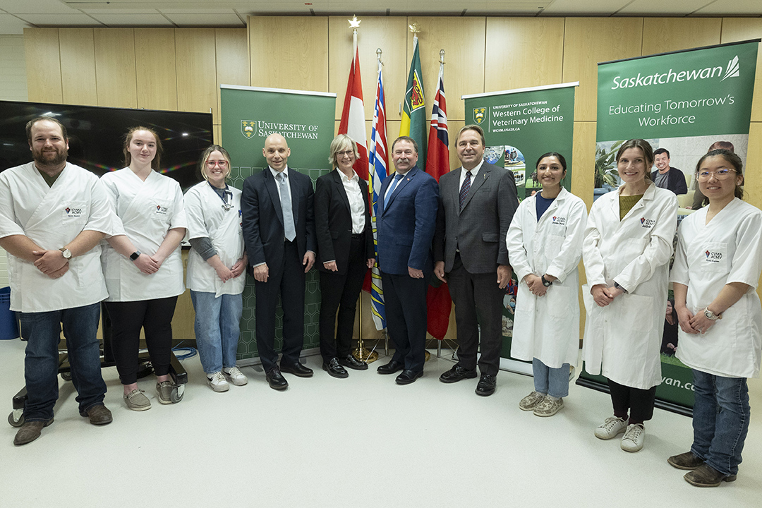 Group photo of students, government ministers and USask representatives